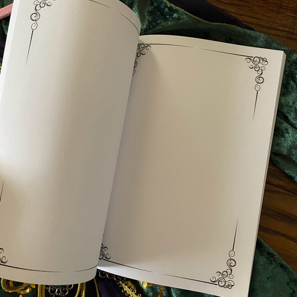 Winifred Sanderson hocus pocus costume - Picture 10 of 16